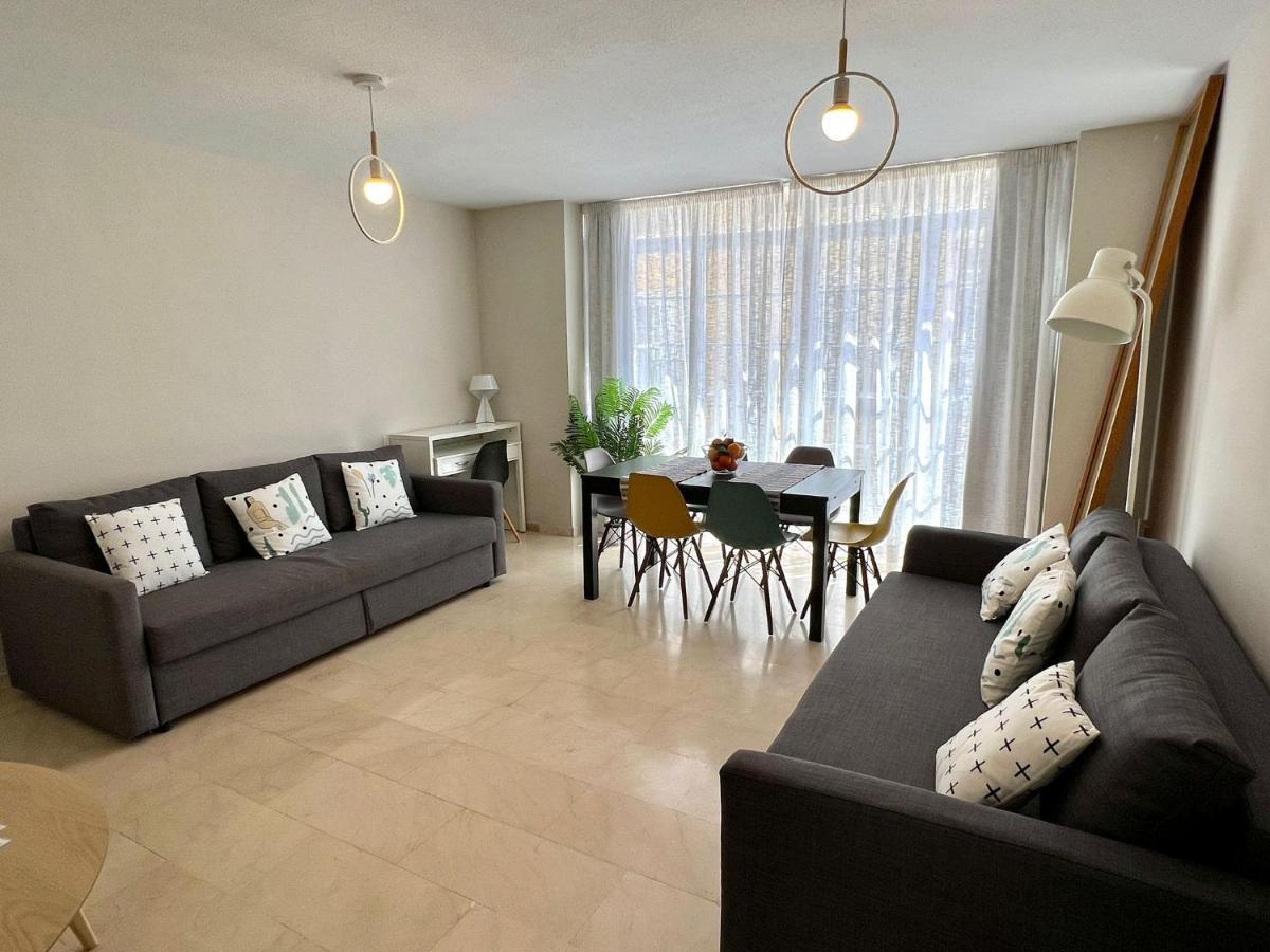 Gran Apartamento Familiar, Amigos O Trabajo マラガ エクステリア 写真