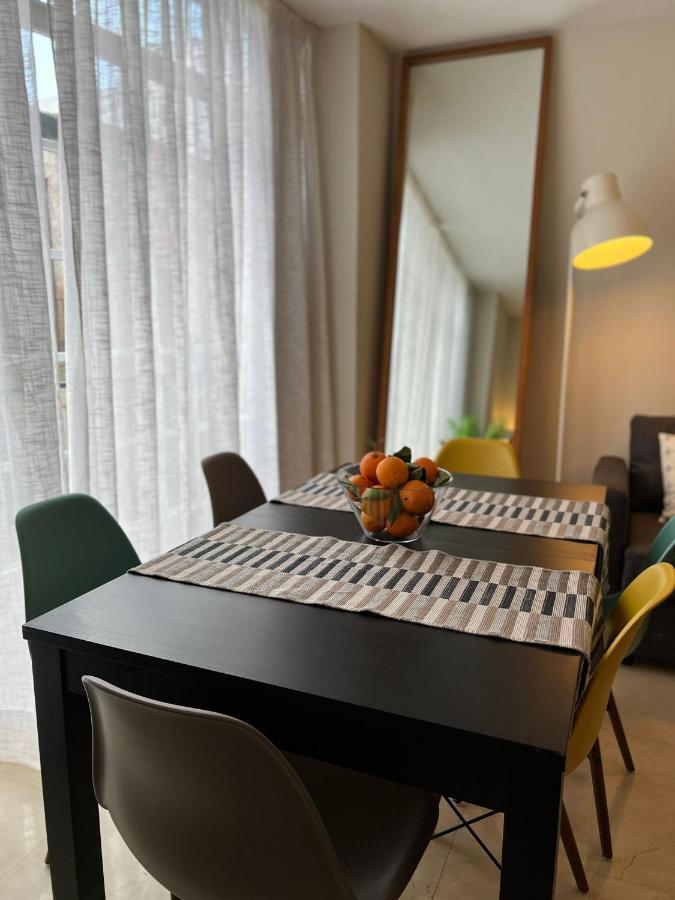 Gran Apartamento Familiar, Amigos O Trabajo マラガ エクステリア 写真