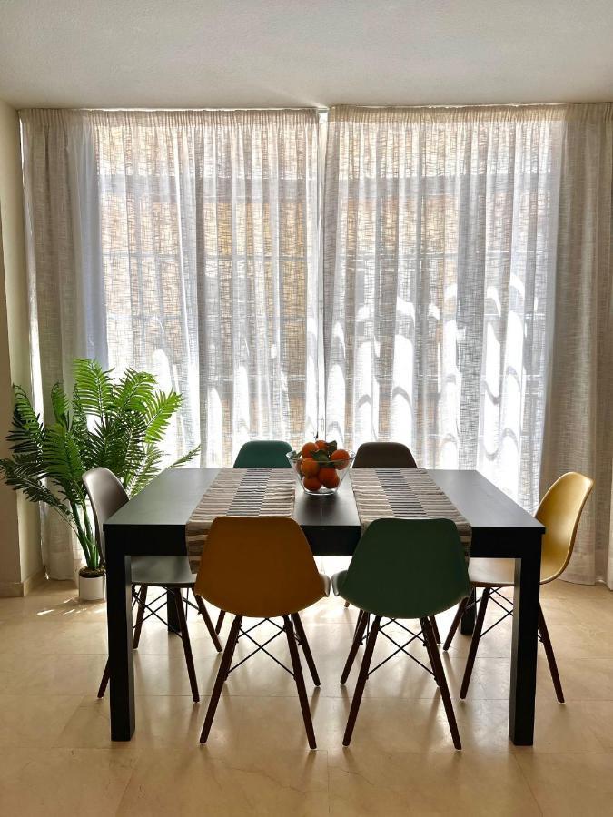 Gran Apartamento Familiar, Amigos O Trabajo マラガ エクステリア 写真