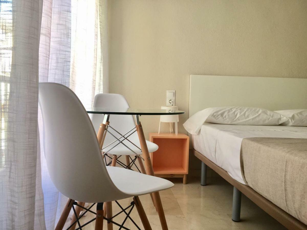 Gran Apartamento Familiar, Amigos O Trabajo マラガ エクステリア 写真
