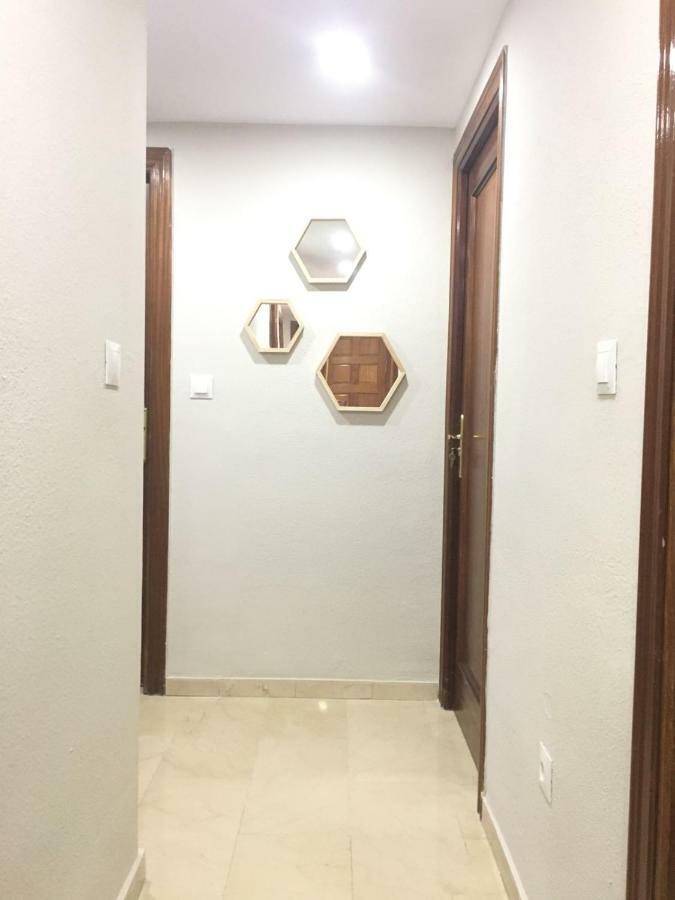Gran Apartamento Familiar, Amigos O Trabajo マラガ エクステリア 写真